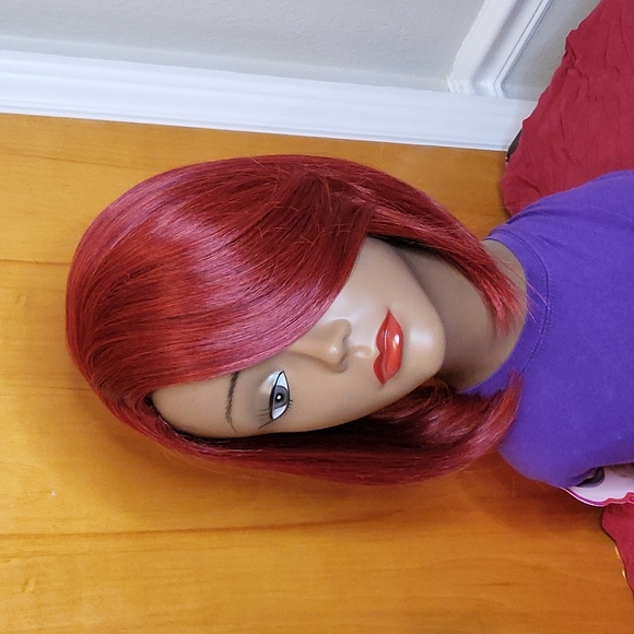Red Side-Part Bob Wig - Picture 2 of 5